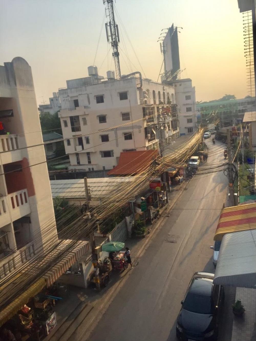 ให้เช่าอาคารพาณิชย์ 1 คูหา เนื้อที่ 16 ตารางวา  4 ห้องนอน 3 ห้องน้ำ ต สวนใหญ่  อ เมืองนนทบุรี จังหวัดนนทบุรี