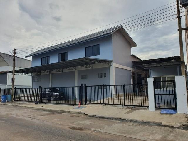 ให้เช่าโรงงาน พื้นที่ใช้สอย 700 ตร.ม พื้นที่รอบอาคาร 500 ตร.ม ถนนเอกชัย-พระราม 2 ที่ดิน 3 งาน ตำบลนาดี สมุทรสาคร