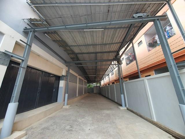 ให้เช่าโรงงาน พื้นที่ใช้สอย 700 ตร.ม พื้นที่รอบอาคาร 500 ตร.ม ถนนเอกชัย-พระราม 2 ที่ดิน 3 งาน ตำบลนาดี สมุทรสาคร