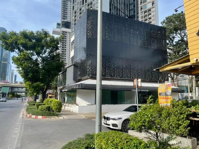 ให้เช่าอาคาร 3.5 ชั้น เนื้อที่ 25 ตารางวา 3 ห้องนอน 3 ห้องน้ำ ติดถนนนราธิวาสราชนครินทร์ เขตสาทร 