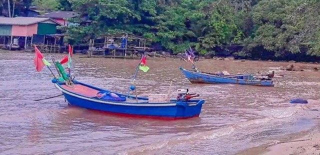 ที่ดินเปล่า หาดศาลเจ้า, จ.ตราด (4-2-2 ไร่) ที่ติดหาดสวยมาก มองเห็นวิวทะเลชัดเจน เเถมเดินทางไปเกาะกูดเเสนง่าย