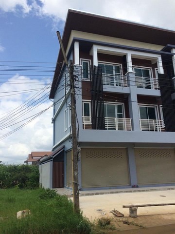 ขายอาคารพาณิชย์ 3 ชั้น (22.3 ตร.ว. หรือ 260 ตร.ม.) หลังเมกาโฮม แม่สอด, จ.ตาก, ราคาขาย 3,499,999 บาท (13,462 บาท/ตร.ม.)อาคารสวยน่าลงทุนวิวดีบรรยากาศโครตได้