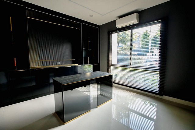 ขายบ้านหรู 2 ชั้น 82.2 ตรว. โครงการเศรษฐสิริ กรุงเทพกรีฑา 2 แปลงติดสวน ตกแต่งบิ้วอินพร้อมอยู่