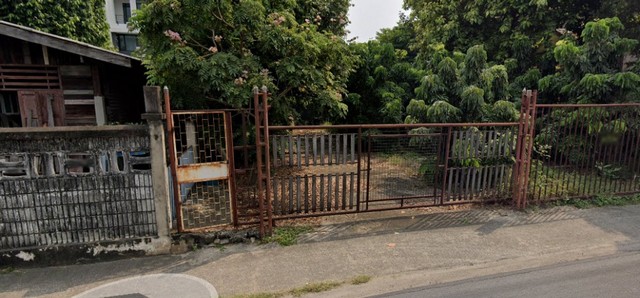 ขายที่ดิน+สิ่งปลูกสร้าง (บางส่วน) 0-3-39 ไร่ (339 ตร.ว.) ตรงข้ามถนนสตรีวิทยา 2 ซอย 22 -  065-586-9872 คุณโดม รัชดา ที่ดินโครตสวยมองยังไงก็ไม่ควรพลาด 