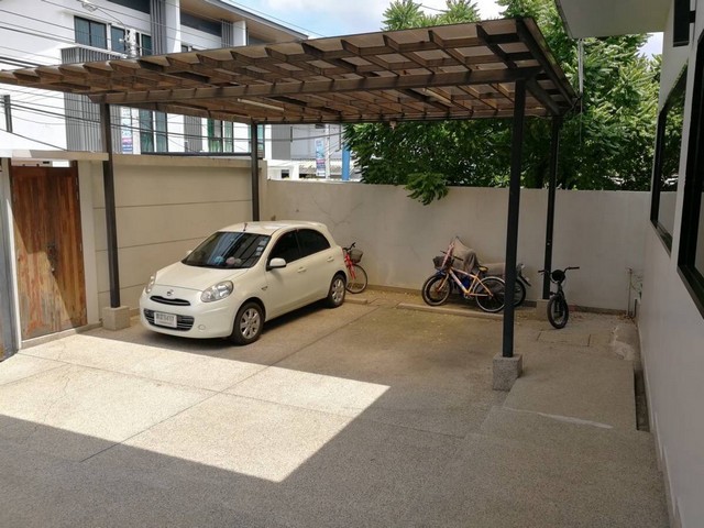 ขายอาคารโรงงาน เนื้อที่ 270 ตารางวา พื้นที่ 1,100 ตารางเมตร ซอยลาดพร้าว 80 แยก 20