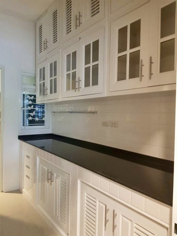 รหัส:  1549 ต้องการให้เช่า บ้าน บางกอก บูเลอวาร์ด รามอินทรา 3 ใหญ่ขนาด 65 sq.wa 0 NGAN 0 Rai 4นอน4BATHROOM 50000 บาท VERY GOOD