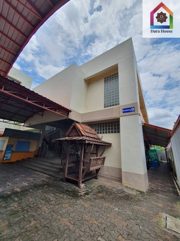 ให้เช่า อาคารสำนักงาน ซอยวิภาวดีรังสิต 56 เขตหลักสี่ กรุงเทพ  2-1-54 ไร่ ทำเลดี 