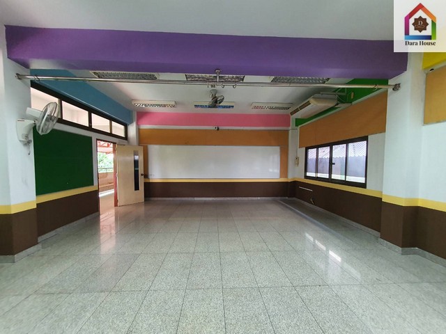 ให้เช่า อาคารสำนักงาน ซอยวิภาวดีรังสิต 56 เขตหลักสี่ กรุงเทพ  2-1-54 ไร่ ทำเลดี 