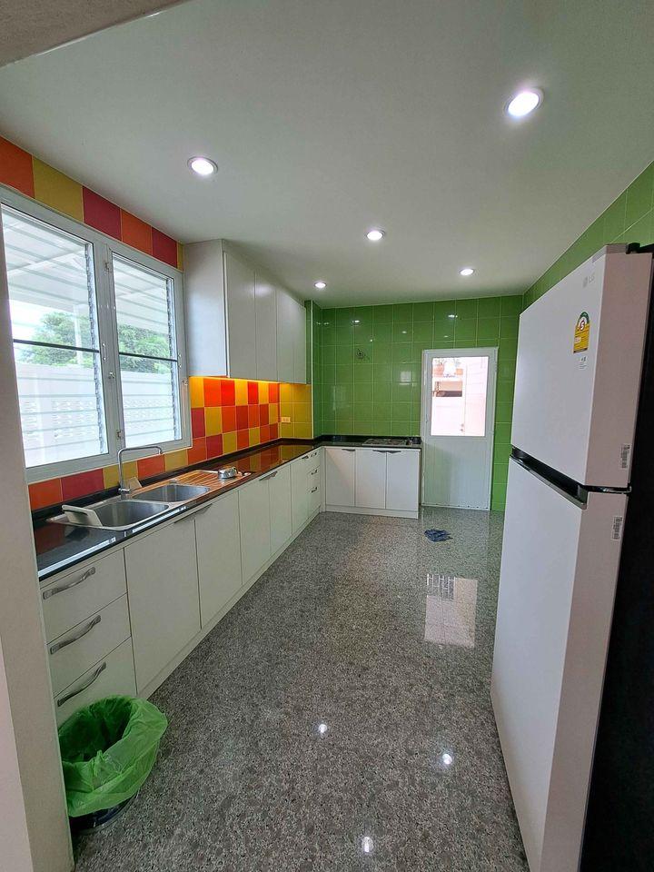 ให้เช่าบ้านเดียว 2 ชั้น ซอยนวมินทร์ 24 ขนาด100ตารางวา 4 ห้องนอน 3 ห้องน้ำ 5 แอร์ เฟอร์นิเจอร์ จอดรถได้ 4 คัน แขวงคลองกุ่ม เขตบึงกุ่ม