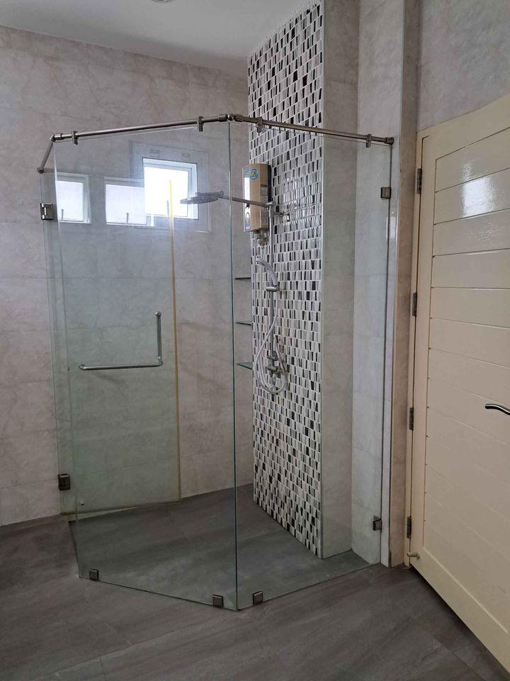 ให้เช่าบ้านเดียว 2 ชั้น ซอยนวมินทร์ 24 ขนาด100ตารางวา 4 ห้องนอน 3 ห้องน้ำ 5 แอร์ เฟอร์นิเจอร์ จอดรถได้ 4 คัน แขวงคลองกุ่ม เขตบึงกุ่ม