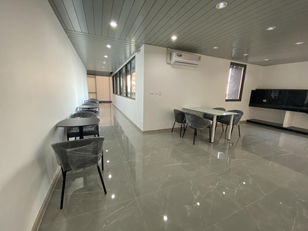 EPL-BR0034 ให้เช่าสำนักงานออฟฟิศ ถ. รัชดาภิเษก ใกล้สถานี  MRT สุทธิสาร พื้นที่ใช้สอย 1000 ตารางเมตร 