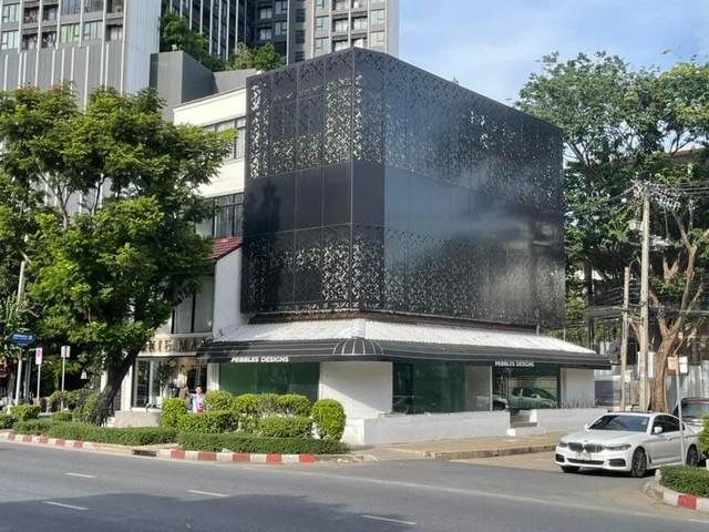 ให้เช่าอาคารพาณิชย์ 3 ชั้นครึ่ง พื้นที่ประมาณ 500 ตรม. ติดถนนใหญ่ ซอยนราธิวาสราชนครินทร์15 ทำเลดี เหมาะทำโชว์รูม สำนักงาน คลินิค หรืออื่นๆ