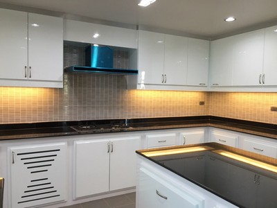 ขายโฮมออฟฟิศพร้อมที่พักอาศัย 5 ชั้น ลำลูกกา ซอยเปียร์นนท์ 4 พื้นที่ขนาด 200 ตารางวา