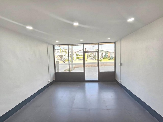 ให้เช่าโกดังคลังสินค้าสร้างใหม่ 450 ตรม. พร้อมออฟฟิศติดแอร์ จอดรถ 12 คัน โกดังสูง 7 เมตร ย่านลำลูกกาคลอง 4 ใกล้ทางด่วน 