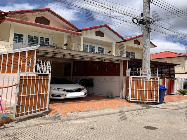 ขาย ทาวน์เฮ้าส์ Fuengfah Villa 17 Phase 1 (เฟื่องฟ้าวิลล่า 17 เฟส 1) 16 ตร.วา เหมาะทำการค้าและกิจการ ต.แพรกษาใหม่ อ.เมือง สมุทรปราการ