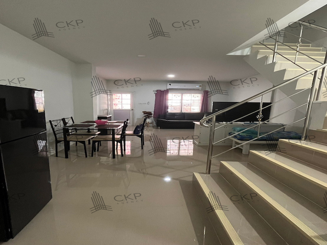 ขาย ทาวน์เฮ้าส์ Fuengfah Villa 17 Phase 1 (เฟื่องฟ้าวิลล่า 17 เฟส 1) 16 ตร.วา เหมาะทำการค้าและกิจการ ต.แพรกษาใหม่ อ.เมือง สมุทรปราการ
