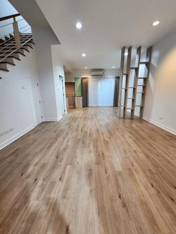 ขายทาวน์โฮม 3 ชั้นหลังมุม โครงการ SPACE TOWNHOME ลาดพร้าว – เหม่งจ๋าย ลาดพร้าว 80 ใกล้ทางด่วน เลียบด่วน 