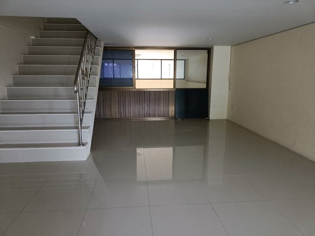 ขายอาคารพาณิชย์  2.5 ชั้น อ.เมืองกาญจนบุรี จ.กาญจนบุรี  PSC00585