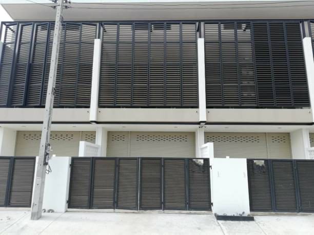 โซนหนองหอย​ #ใกล้โรงเรียนวารี​ ขาย 2.4​ ล้าน ทาวน์โฮม 2 ชั้น 4 ยูนิต แปลงมุม 2.9 ล้าน สันป่าเลียง อำเภอเมือง สร้างใหม่พร้อมเข้าอยู่​
