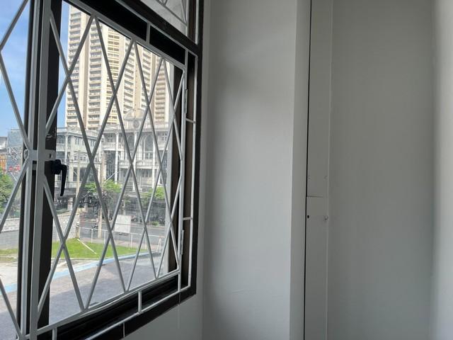 ให้เช่าอาคารพาณิชย์ 5 ชั้น Ekamai Complex ระหว่างเอกมัย 19 กับ 21 ทาสีใหม่ทั้งหลัง ใกล้ BTS เอกมัย