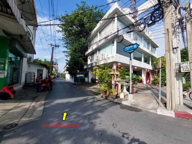 ให้เช่าอาคารพาณิชย์ 2 คูหา 4.5 ชั้น พื้นที่ใช้สอย 576 ตารางเมตร  ตีทะลุกัน ย่านพระราม 3 ยานนาวา