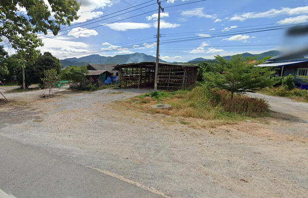 ขายที่ดินสวย พร้อมโกดัง ติดถนนหลัก ลี้-ลำพูน 3 งาน 50 ตร.ว.