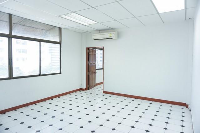  ขายคอนโด ซี สไตล์ รัชดาภิเษก 18 C Style Condominium Ratchada 18 ชั้น 8 28 ตรม. ใกล้สถานีรถไฟฟ้า MRT ห้วยขวาง และสุทธิสาร