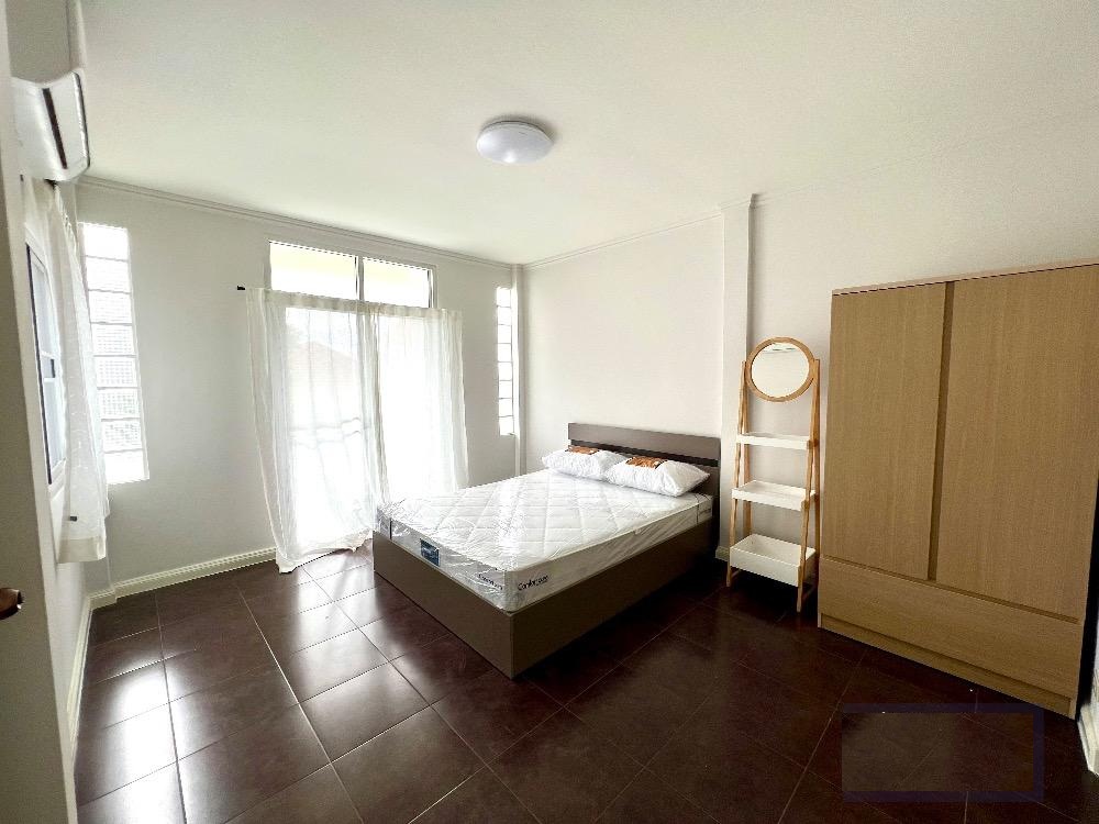 ให้เช่าบ้านเดี่ยว 2 ชั้น พื้นที่ใช้สอย 250 ตารางเมตร  4 ห้องนอน 4 ห้องน้ำ หมู่บ้านกฤษดานคร 28 บางนาตราด กม.8