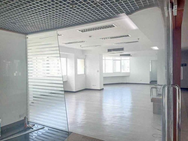 ให้เช่าพื้นที่ ออฟฟิศ ใกล้ห้าง Donki  ใกล้BTS เอกมัย เอกมัยซอย3   พื้นที่ 86 ตรม. ย่านสุขุมวิท ทองหล่อ 