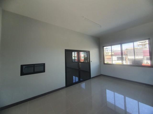 ให้เช่าโรงงาน 700 ตร.ม. 300 ตร.ว.ย่าน ถนนเอกชัย-พระราม 2 ตำบลนาดี สมุทรสาคร