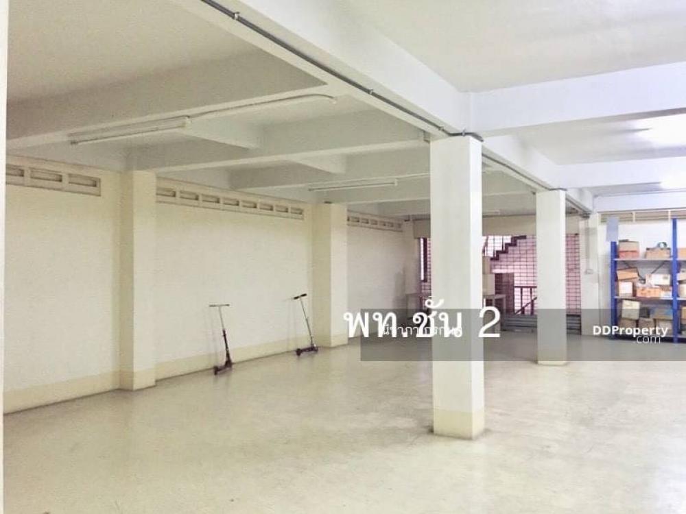 ให้เช่าอาคารพานิชย์ 1,800 ตร.ม. 5คูหา 4ชั้น ริมถนนศรีนครินทร์ ใกล้รถไฟฟ้าแยกลำสาลี