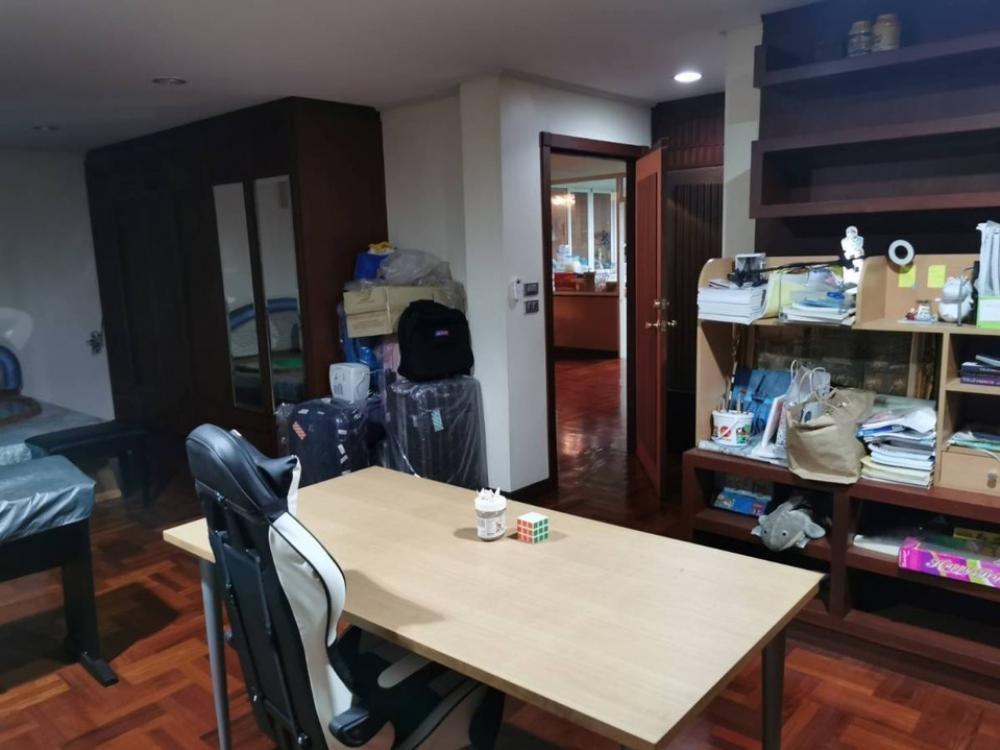 ให้เช่าอาคารพานิชย์ 1,800 ตร.ม. 5คูหา 4ชั้น ริมถนนศรีนครินทร์ ใกล้รถไฟฟ้าแยกลำสาลี