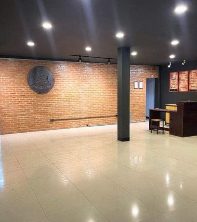 ตึกแถว อาคารพาณิชย์ 2 ชั้น 2 คูหา  ติดถนนเลียบแม่น้ำปิง ใกล้เทศบาล ต.ป่าแดด  อ.เมืองเชียงใหม่