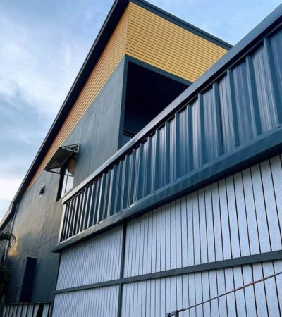 ตึกแถว อาคารพาณิชย์ 2 ชั้น 2 คูหา  ติดถนนเลียบแม่น้ำปิง ใกล้เทศบาล ต.ป่าแดด  อ.เมืองเชียงใหม่