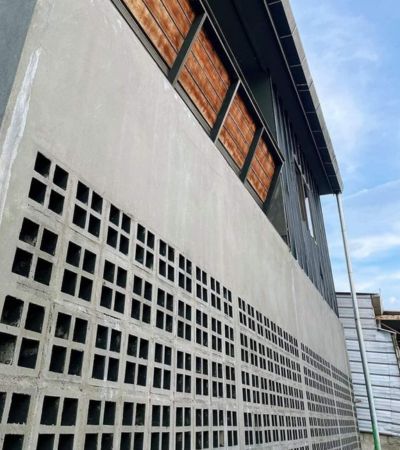 ตึกแถว อาคารพาณิชย์ 2 ชั้น 2 คูหา  ติดถนนเลียบแม่น้ำปิง ใกล้เทศบาล ต.ป่าแดด  อ.เมืองเชียงใหม่