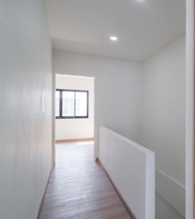 ทาวน์โฮม 2 ชั้น บ้านตกแต่งใหม่ทั้งหมด  ทำเลทองใกล้เซ็นทรัลเฟสติวัล