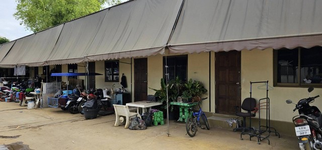 รหัสC5904 ให้เช่าโกดังพร้อมสำนักงาน 4ชั้น มีห้องพักคนงาน 10ห้อง ถนนนครอินทร์ บางกรวย นนทบุรี