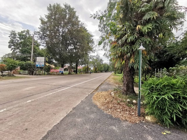 กิจการ บ้านพัก รายวัน รายเดือน ทำเลดี อยู่ติดถนน ใกล้ รร. นายร้อยจปร นครนายก   บนเนื้อที่ 388ตร.ว 8.5 ล้านบาท   ถูกมากๆ ขายขาดทุน