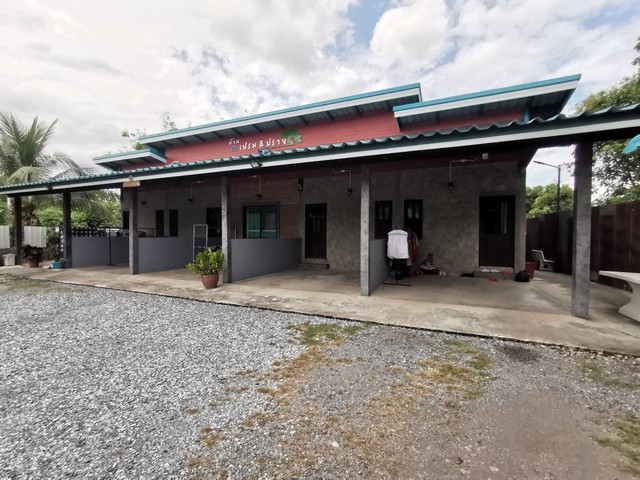 กิจการ บ้านพัก รายวัน รายเดือน ทำเลดี อยู่ติดถนน ใกล้ รร. นายร้อยจปร นครนายก   บนเนื้อที่ 388ตร.ว 8.5 ล้านบาท   ถูกมากๆ ขายขาดทุน