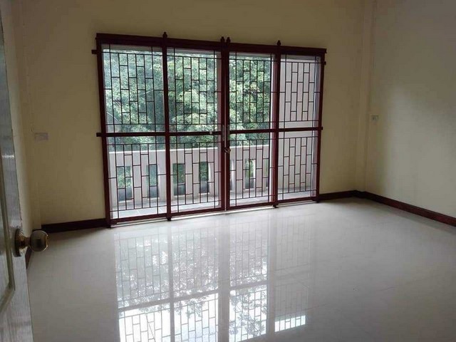 ขาย อาคารพาณิชย์ 2 ชั้น  ติดถนนใหญ่ ฝั่งขาขึ้นไปพัทลุง  โคกยา อ.เขาชัยสน จ.พัทลุง   ZST179