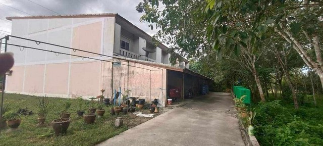 ขาย อาคารพาณิชย์ 2 ชั้น  ติดถนนใหญ่ ฝั่งขาขึ้นไปพัทลุง  โคกยา อ.เขาชัยสน จ.พัทลุง   ZST179