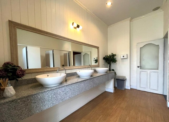 ขายธุรกิจสปาขนาดใหญ่ในเมืองขอนแก่น พร้อมสิ่งปลูกสร้าง บนเนื้อที่รวม 1-2-39 ไร่ ใกล้ ม.ขอนแก่น