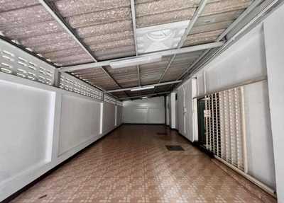 For rentอาคารพาณิชย์า 1,050 ตาราเมตร 7ชั้น ใกล้BTSกรุงธนบุรี Iconsiam มีลิฟต์ + ที่จอดรถ