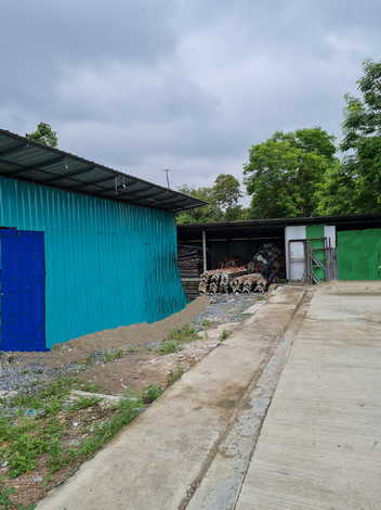 ขายที่ดินพร้อมสิ่งปลูกสร้าง เข้าออกได้หลายสาย ลาดหลุมแก้ว ปทุมธานี อยู่ระหว่างถนนสาย340และสาย346