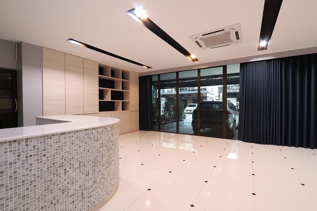 โฮมออฟฟิศ 4 ชั้น ดิสทริค เอกมัย-รามอินทรา ซอยรามอินทรา40 ถนนรามอินทรา แขวงนวลจันทร์ เขตบึงกุ่ม กรุงเทพมหานคร