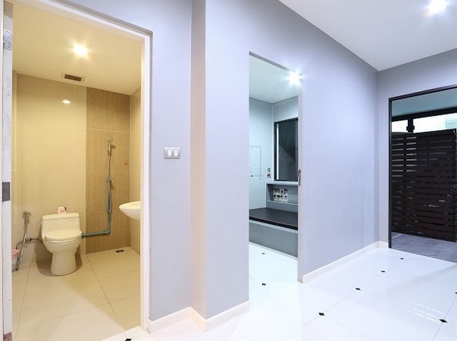 โฮมออฟฟิศ 4 ชั้น ดิสทริค เอกมัย-รามอินทรา ซอยรามอินทรา40 ถนนรามอินทรา แขวงนวลจันทร์ เขตบึงกุ่ม กรุงเทพมหานคร