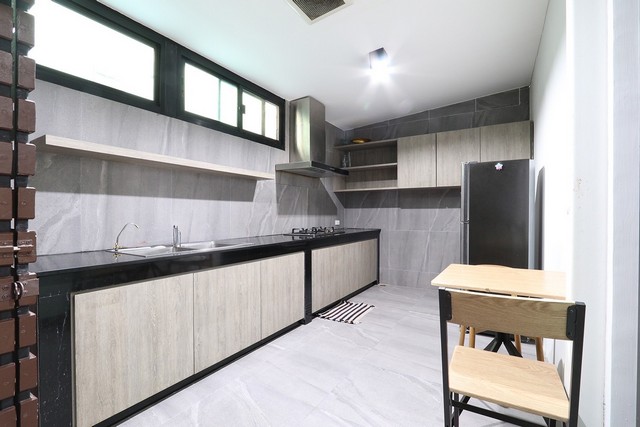 โฮมออฟฟิศ 4 ชั้น ดิสทริค เอกมัย-รามอินทรา ซอยรามอินทรา40 ถนนรามอินทรา แขวงนวลจันทร์ เขตบึงกุ่ม กรุงเทพมหานคร