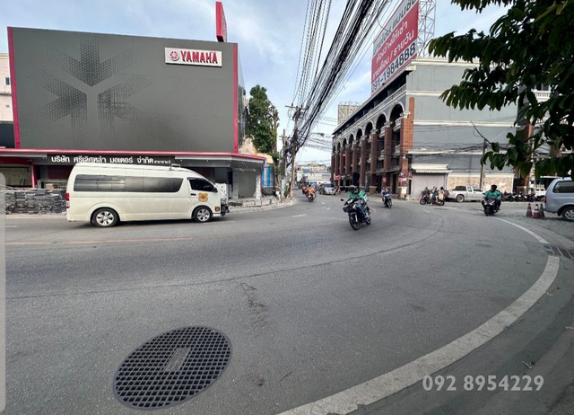 ขายที่ดินถมแล้วเฉลิมพระเกียรติ ร.9 ซอย28 เส้นทางเชื่อมไปม.ราม2 บางนา ขนาด2-2-86 ไร่  ทำเลดีมาก