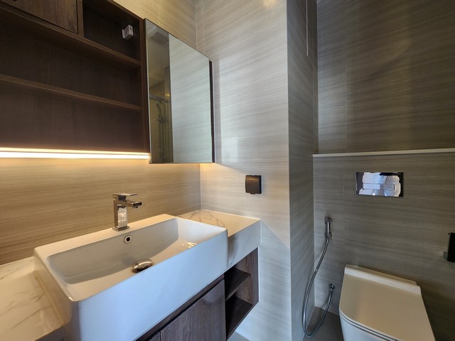 Park Origin Thonglor Bangkok Condo for Rent near BTS Thong Lo