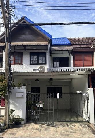 ขายทาวน์เฮ้าส์2ชั้น 16 ตร.ว. หมู่บ้านเลิศอุบลโชคชัย4ซอย22 ข้างกองปราบ รีโนเวทตกแต่งพร้อมเข้าอยู่